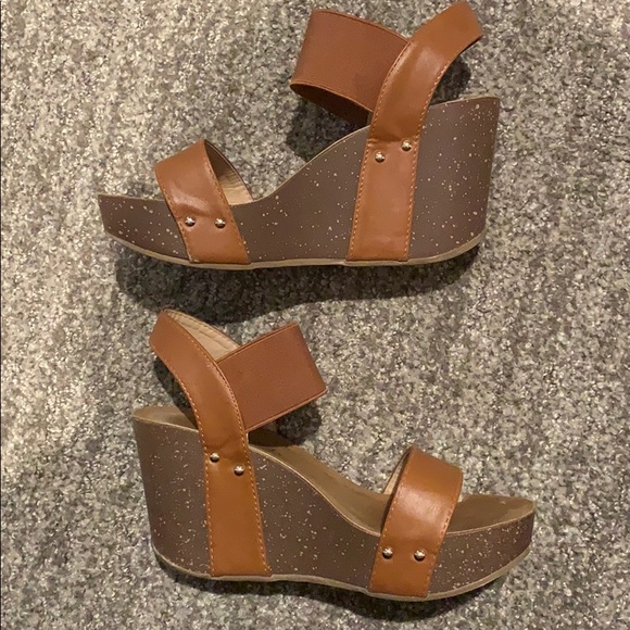 refresh wedge sandals